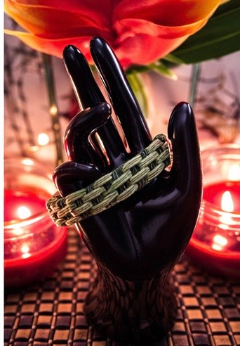 PRE-MADE LAUHALA INSPIRED  BRACELET SIZE:8 (TEA LEAF GREEN & LAVA ROCK)